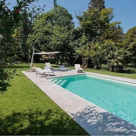 Sleeps 16 Pool Wifi * Baveno
