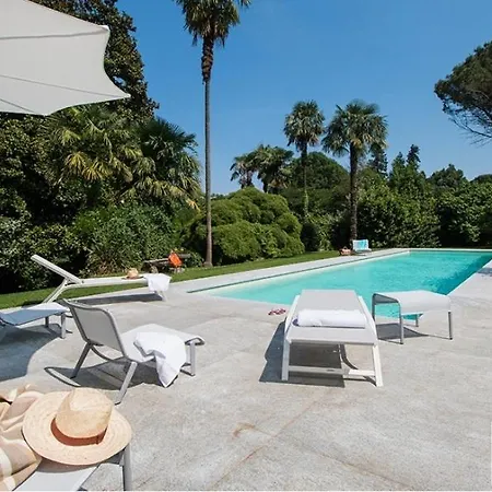 Willa Sleeps 16 Pool Wifi