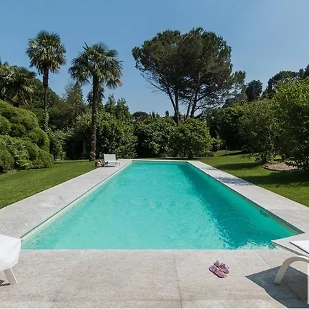 Willa Sleeps 16 Pool Wifi Baveno